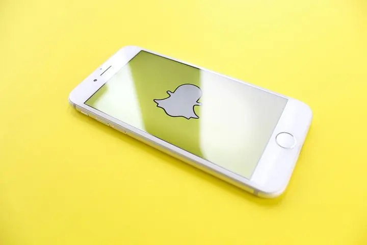 cómo usar snapchat y bitmoji juntos
