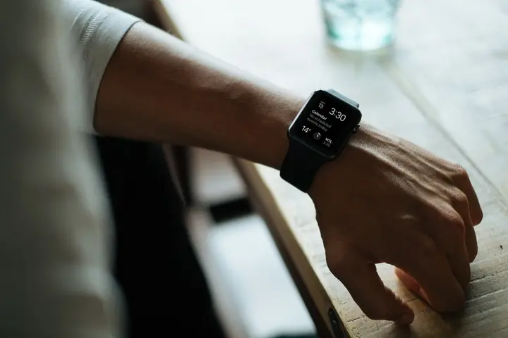 ¿Es más preciso un Fitbit o un Apple Watch?