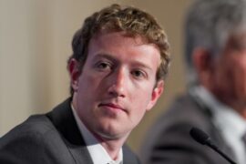 los accionistas de facebook presionan para destituir a zuckerberg como