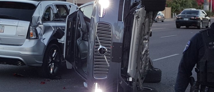 Uber retira flota de vehículos autónomos tras accidente en Arizona