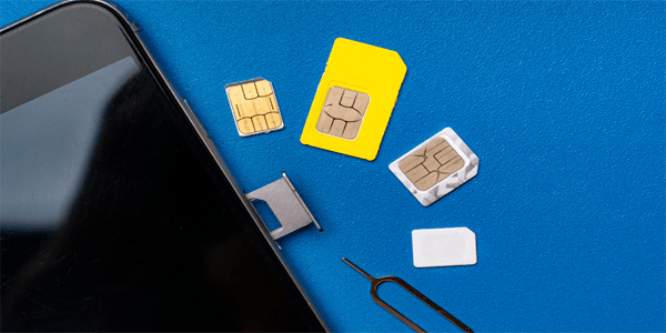 Cómo quitar una tarjeta SIM de un teléfono Samsung